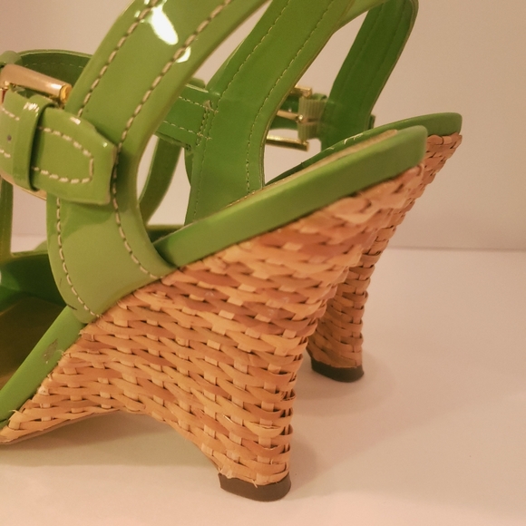 Franco Sarto designer wedge heels lime green with gold buckle Size 9.5 regular - Picture 6 of 12